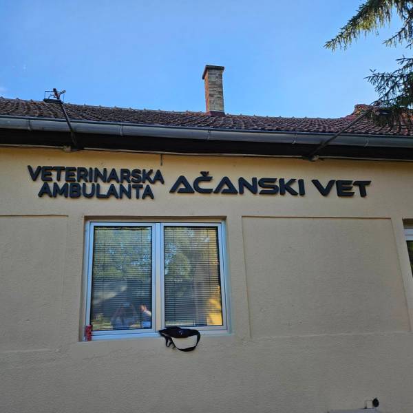 Ačanski Vet - stirodur natpis